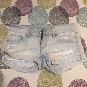 American eagle women’s low rise shorts